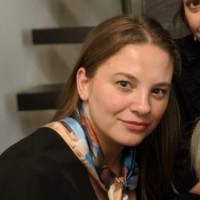 Headshot of Sandra Uzelac smiling